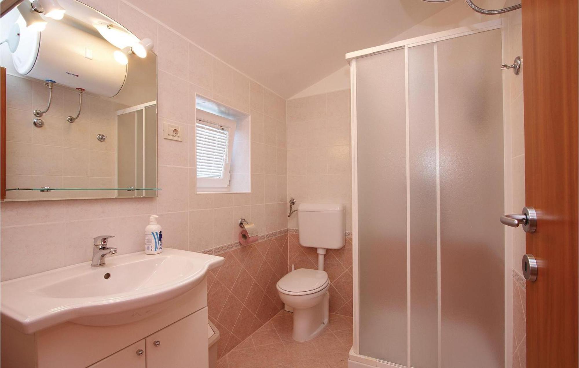 2 Bedroom Awesome Apartment In โพลมิน ภายนอก รูปภาพ