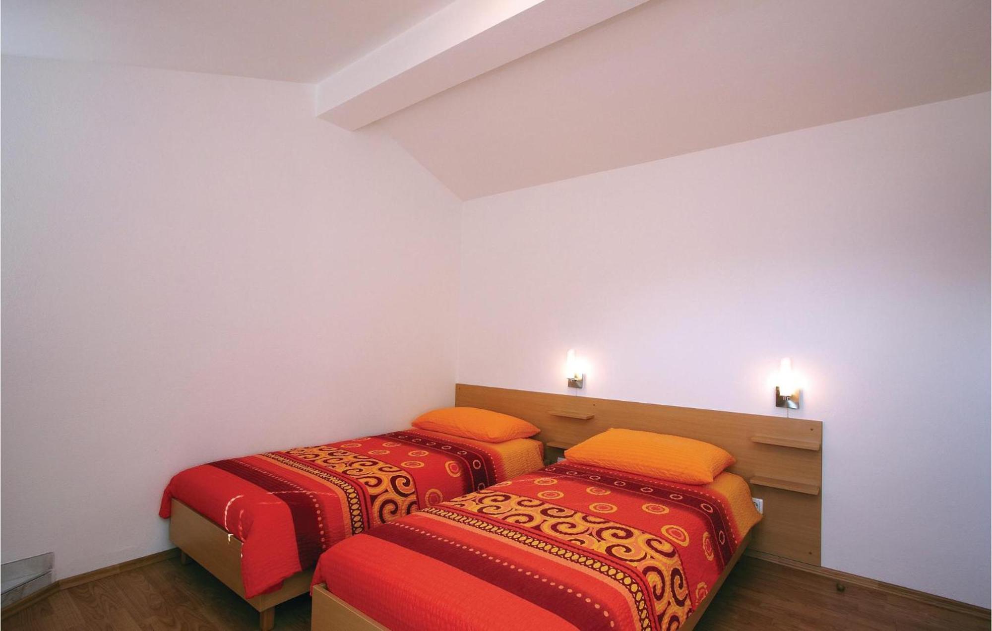2 Bedroom Awesome Apartment In โพลมิน ภายนอก รูปภาพ